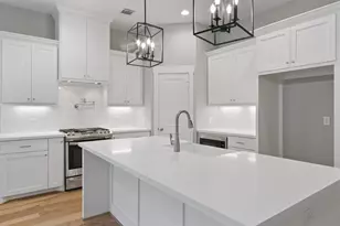 1121 E 27th St, Houston, TX 77009 - Photo 5