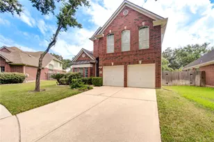 15314 Amesbury Ln, Sugar Land, TX 77478 - Photo 3