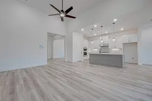 26914 Arethusa Ct, The Woodlands, TX 77389 - Photo 5