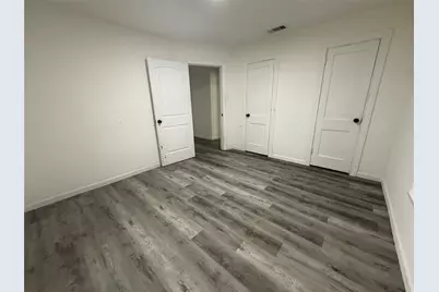 221 18th Avenue N, Texas City, TX 77590 - Photo 11