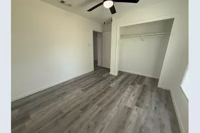 221 18th Avenue N, Texas City, TX 77590 - Photo 9