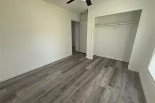 221 18th Ave N, Texas City, TX 77590 - Photo 9