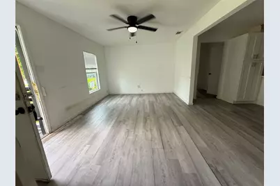 221 18th Avenue N, Texas City, TX 77590 - Photo 3