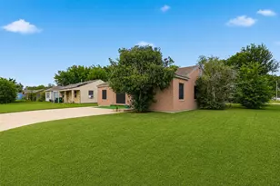 1419 Silverdale St, Houston, TX 77029 - Photo 3