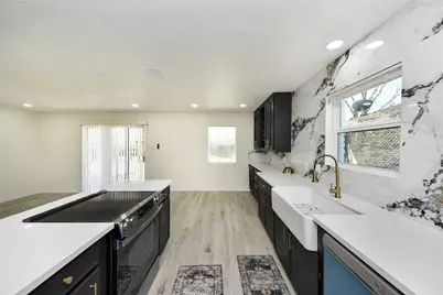 5442 Airport Boulevard, Houston, TX 77048 - Photo 13