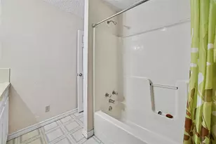 201 Red Oak Cir, Brazoria, TX 77422 - Photo 13