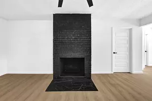 7114 Fox Run Dr, Angleton, TX 77515 - Photo 9