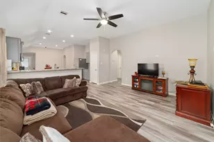 19610 Kingston Green Ln, Houston, TX 77073 - Photo 5