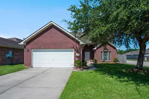 131 Sunset Falls Dr, La Marque, TX 77568 - Photo 1