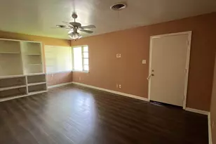 2704 Cedar Dr, Huntsville, TX 77320 - Photo 17