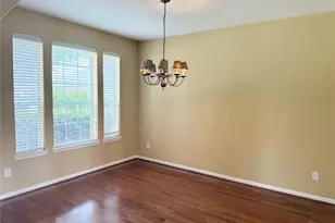 3707 Canterbury Park Dr, Pearland, TX 77584 - Photo 5