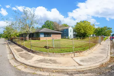 1230 W 4th Street, Freeport, TX 77541 - Photo 5