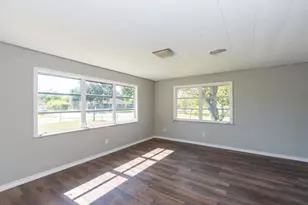 1230 W 4th St, Freeport, TX 77541 - Photo 15