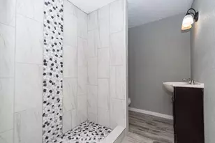 1230 W 4th St, Freeport, TX 77541 - Photo 47