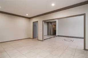 8602 Oakford Dr, Houston, TX 77024 - Photo 13