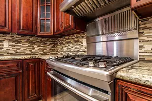 8602 Oakford Dr, Houston, TX 77024 - Photo 9