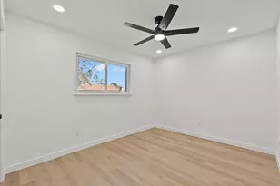 412 Cottonwood Dr, Friendswood, TX 77546 - Photo 29