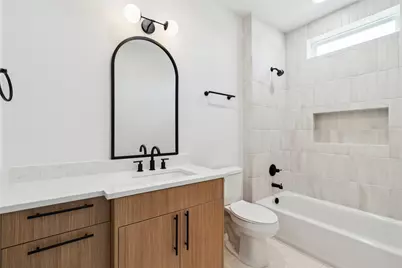 2943 Delafield Street, Houston, TX 77023 - Photo 9