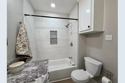 813 N Valderas Street, Angleton, TX 77515 - Photo 13