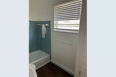 5522 Thrush Drive, Houston, TX 77033 - Photo 5