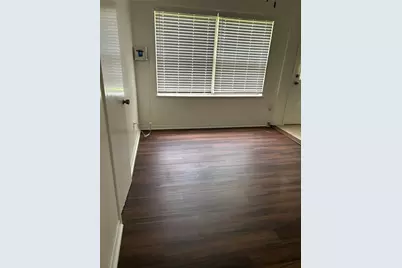 5522 Thrush Drive, Houston, TX 77033 - Photo 9