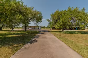 901 Casey St, Beaumont, TX 77713 - Photo 5