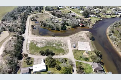 607 Glen Cove-Cr 730, Liverpool, TX 77577 - Photo 13