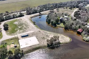 607 Glen Cove-Cr 730, Liverpool, TX 77577 - Photo 3