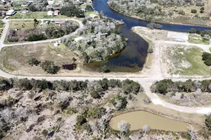 607 Glen Cove-Cr 730, Liverpool, TX 77577 - Photo 11