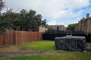 9623 Habitat St, Houston, TX 77075 - Photo 11