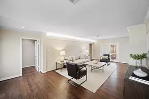 5671 Sylmar Rd, Houston, TX 77081 - Photo 11