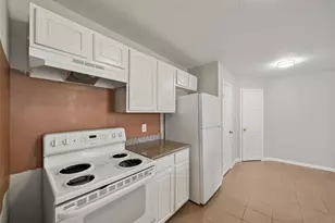 8202 Cannon St, Houston, TX 77051 - Photo 9
