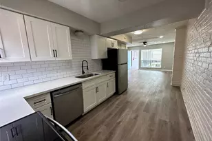 9711 Linkmeadow Ln, Houston, TX 77025 - Photo 11