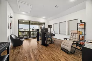 1235 W 15 1/2 St, Houston, TX 77008 - Photo 13