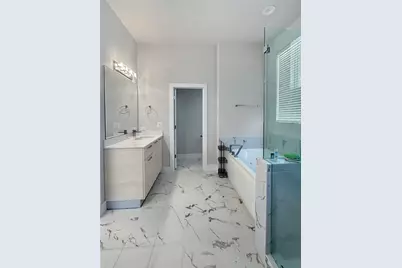 4702 Oats Street #B, Houston, TX 77020 - Photo 11