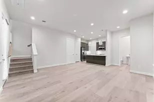 5905 Haring Ln, Houston, TX 77091 - Photo 9
