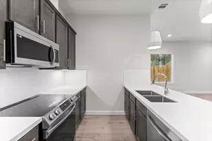 5905 Haring Ln, Houston, TX 77091 - Photo 5