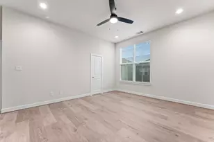5905 Haring Ln, Houston, TX 77091 - Photo 17