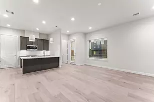 5905 Haring Ln, Houston, TX 77091 - Photo 9