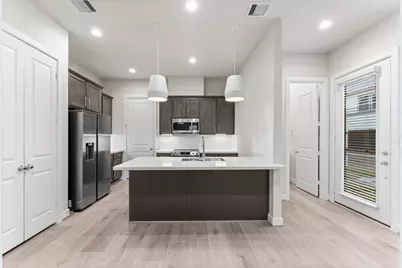 5905 Haring Lane, Houston, TX 77091 - Photo 3