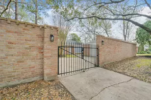 1823 Cherry Bend Dr, Houston, TX 77077 - Photo 11