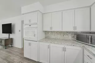 1823 Cherry Bend Dr, Houston, TX 77077 - Photo 21