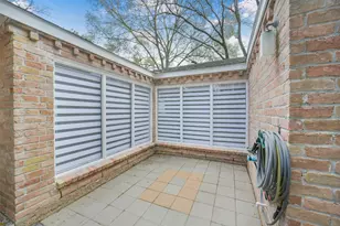 1823 Cherry Bend Dr, Houston, TX 77077 - Photo 13