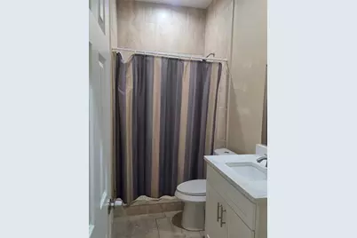 5713 Gulf Freeway #B, Houston, TX 77023 - Photo 5