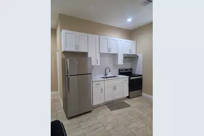 5713 Gulf Freeway #B, Houston, TX 77023 - Photo 3