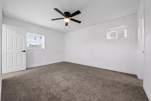 5734 Farwell Dr, Houston, TX 77035 - Photo 17