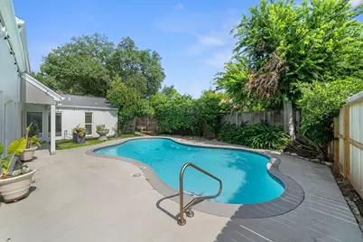 10214 Inwood Drive, Houston, TX 77042 - Photo 31