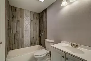 83 S April Point Dr S, Conroe, TX 77356 - Photo 23