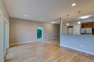 83 S April Point Dr S, Conroe, TX 77356 - Photo 13