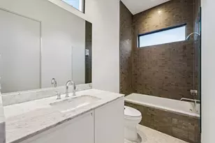 1527 Indiana St, Houston, TX 77006 - Photo 21